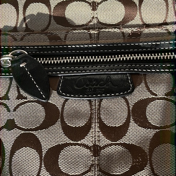 Stunning Coach Signature Beige and Brown Canvas and Leather Hobo Boat Bag - Picture 11 of 14